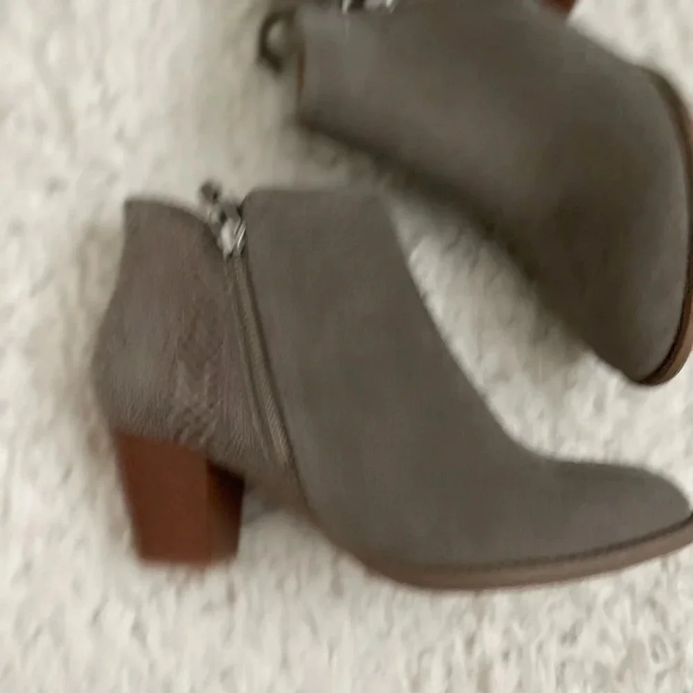 Vionic Anne booties
